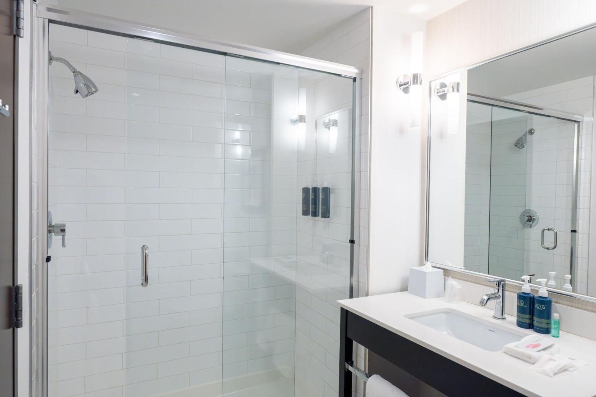 Four Points By Sheraton Edmonton International Airport Ниску Экстерьер фото