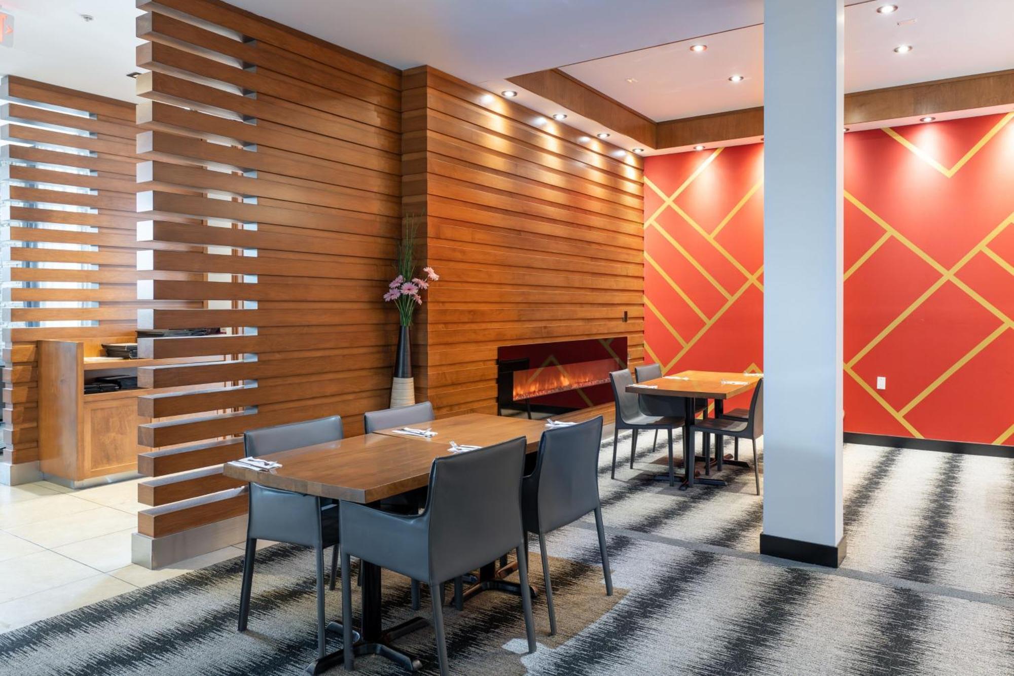 Four Points By Sheraton Edmonton International Airport Ниску Экстерьер фото